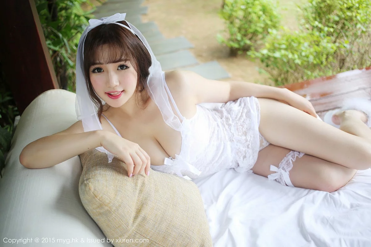 Xrmnw.Com[MyGirl美媛馆]Vol.165_嫩模徐cake三亚旅拍白裙婚纱秀豪乳脱内裤秀美臀写真52P