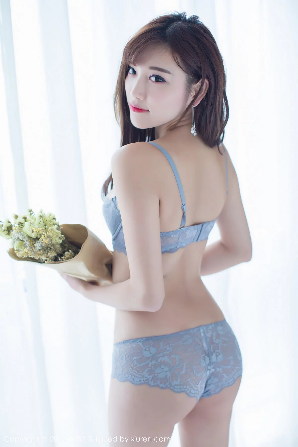 Xrmnw.Com[IMISS爱蜜社]Vol.181_嫩模杨晨晨sugar性感内衣秀美胸吊带情趣丝袜美腿诱惑写真45P