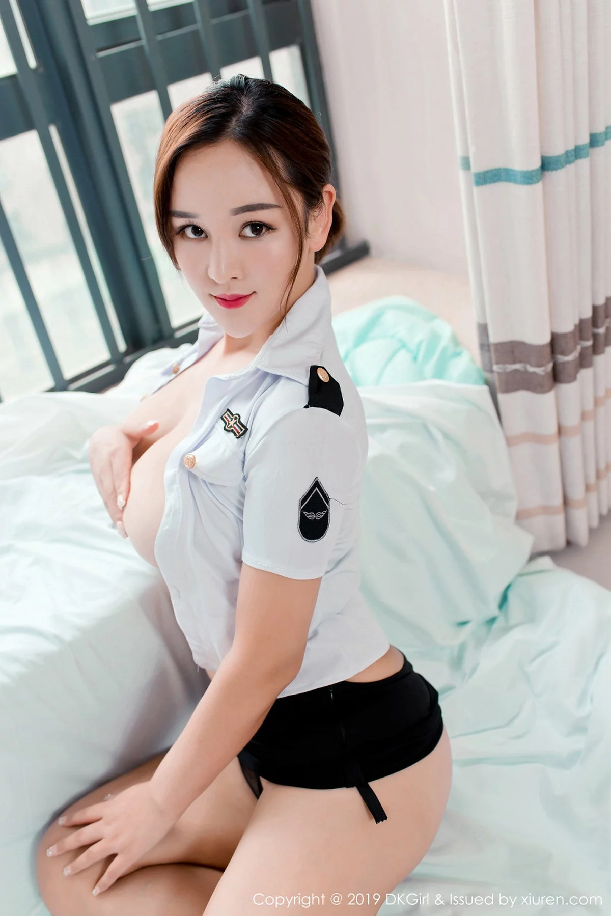 Xrmnw.Com[DKGirl御女郎]Vol.107_嫩模潘琳琳ber私房性感空乘制服半脱露豪乳惹火诱惑写真53P