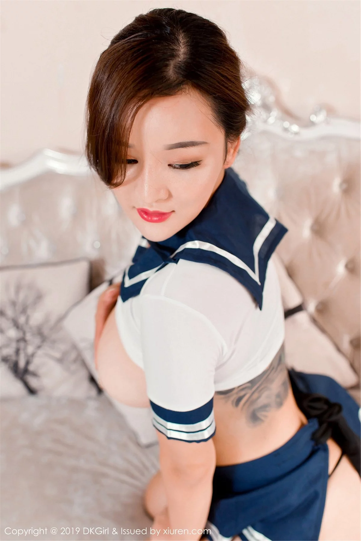 Xrmnw.Com[DKGirl御女郎]Vol.110_嫩模潘琳琳ber私房性感学生制服半脱露豪乳遮点极致诱惑写真50P