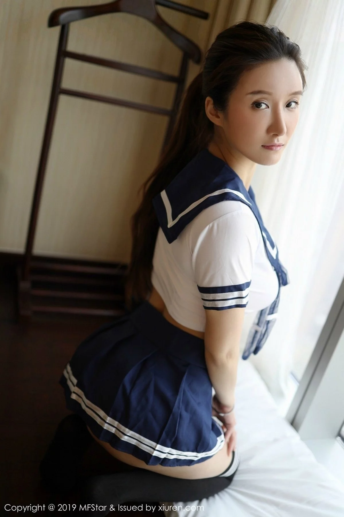 Xrmnw.Com[MFStar模范学院]Vol.184_运动达人Jennanni_Jen性感学生服半撩露翘臀诱惑写真45P