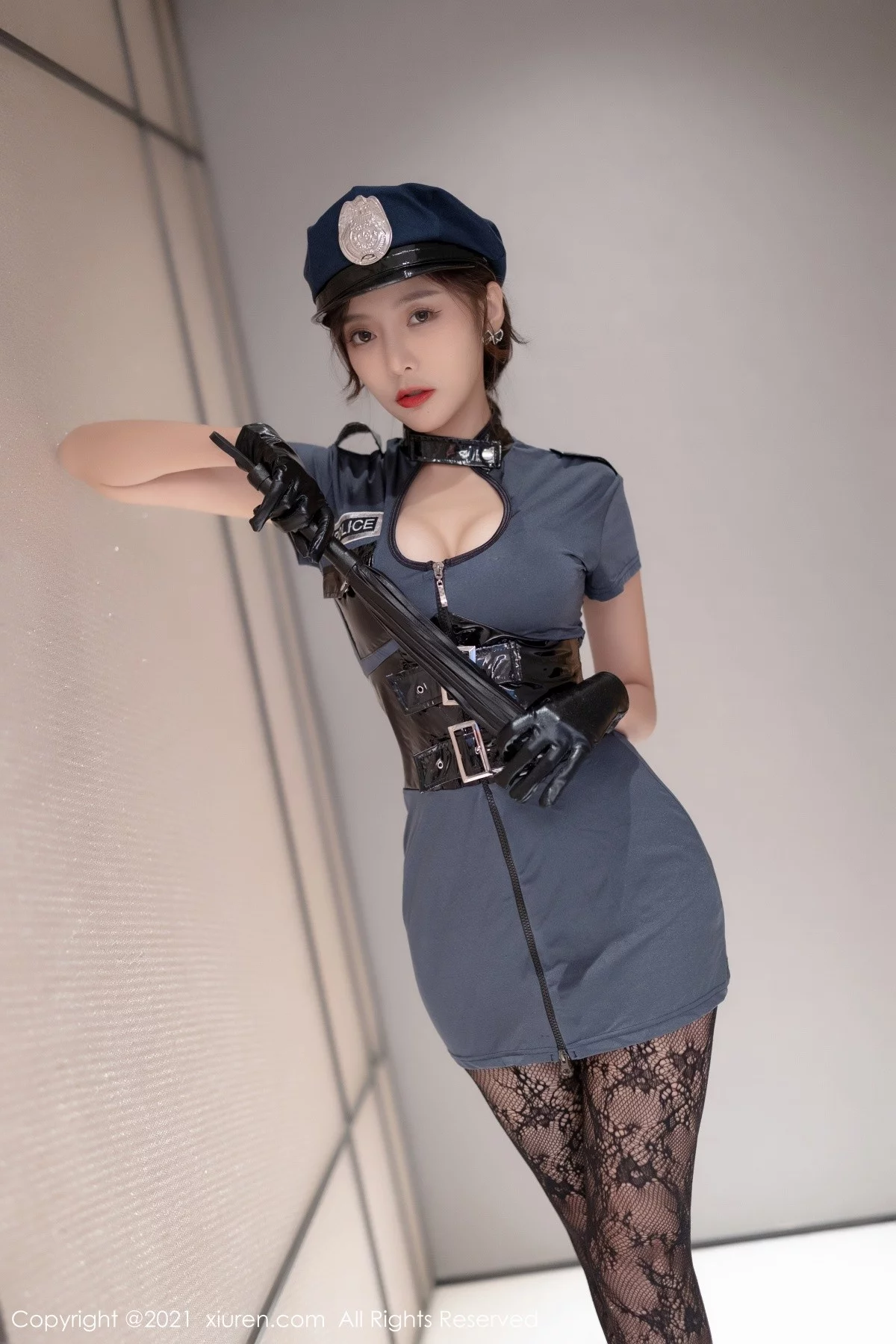 Xrmnw.Com[XiaoYu画语界]Vol.655_女神王馨瑶yanni私房女警制服半脱露性感内衣黑丝网袜诱惑写真83P