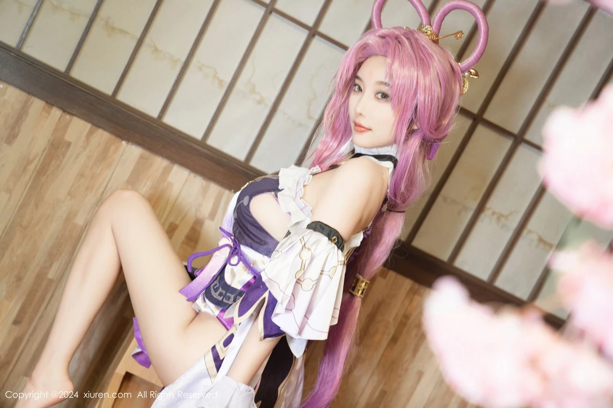 Xrmnw.Com[XiuRen秀人网]No.8943_女神杨晨晨Yome性感紫色Cosplay服饰配白丝袜秀丰满身材诱惑写真79P