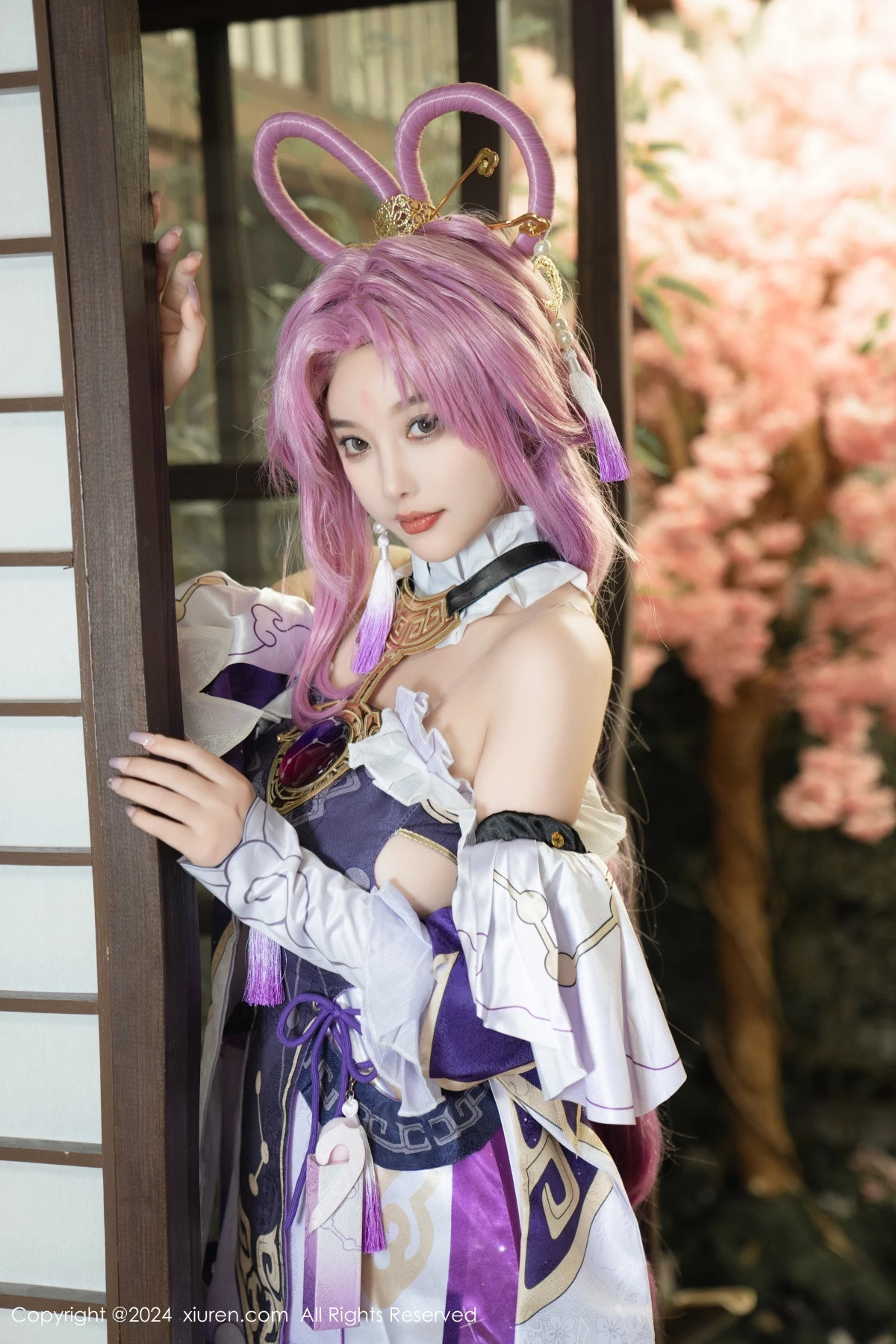 Xrmnw.Com[XiuRen秀人网]No.8943_女神杨晨晨Yome性感紫色Cosplay服饰配白丝袜秀丰满身材诱惑写真79P